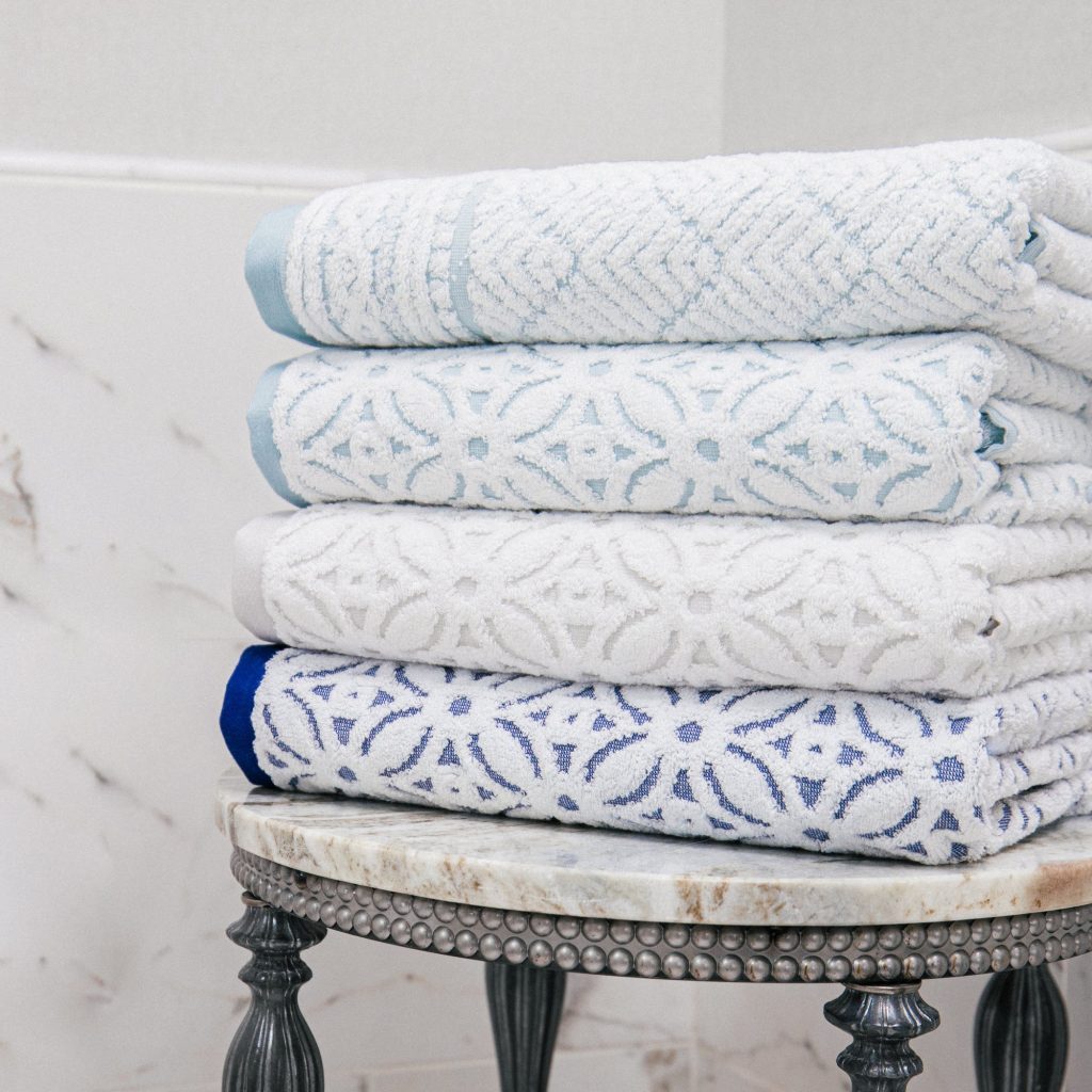 12 Best Organic Towel Brands (For Bath, Beach, Kitchen, & More!) The