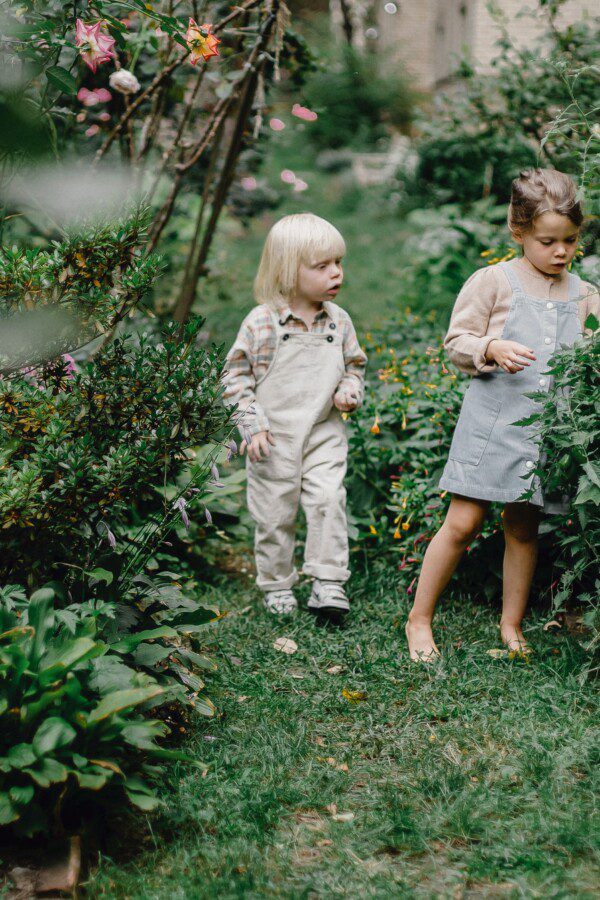 how to create a natural sensory garden for kids